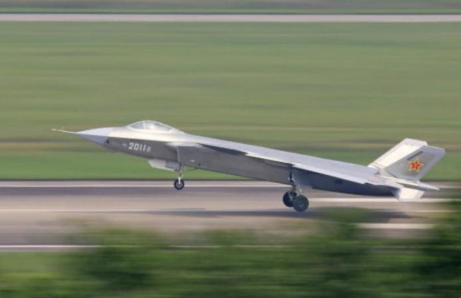 Máy bay chiến đấu J-20 số hiệu 2011 (ảnh tư liệu)