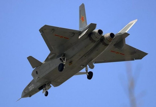 Máy bay chiến đấu J-20 số hiệu 2012 Trung Quốc. Ảnh: Cankao
