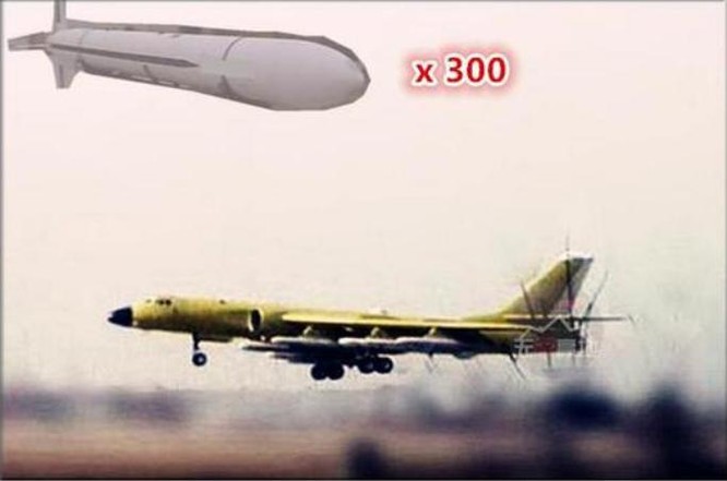 Máy bay ném bom H-6K Trung Quốc trang bị tên lửa hành trình KD-20. Ảnh: Sina