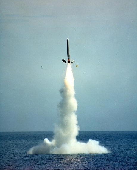 Tên lửa hành trình Tomahawk phóng từ tàu ngầm