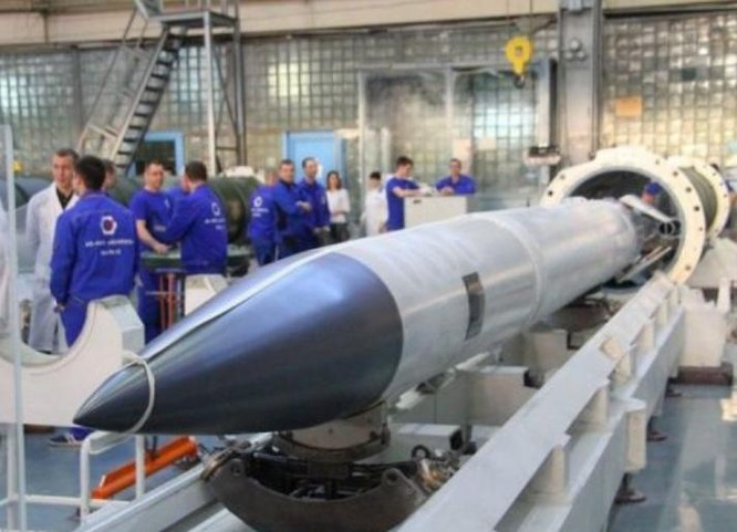 Tên lửa phòng không 40N6 thuộc hệ thống tên lửa phòng không S-400 Nga. Ảnh: Cankao.