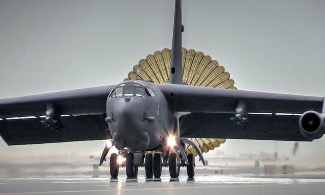 Mỹ lại tung “pháo đài bay” B-52H đến Biển Đông đe Trung Quốc? ảnh 1