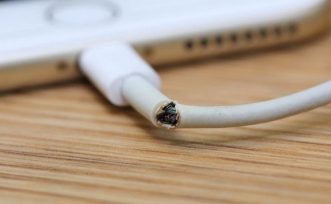 5 cách sửa lỗi iPhone không thể sạc pin ảnh 2