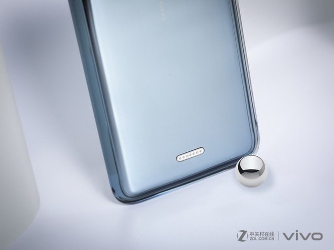 Smartphone không cổng kết nối, không phím cứng từ Vivo ảnh 5