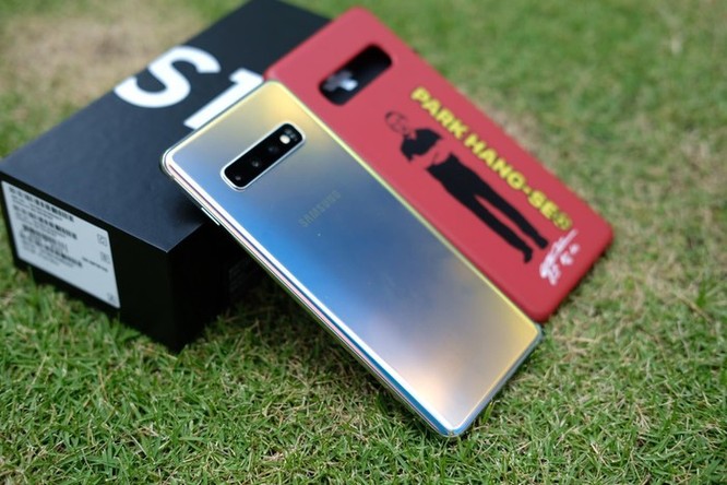 Giải mã sức hút của màu bạc 'rất lạ' trên Galaxy S10+ mới ảnh 11