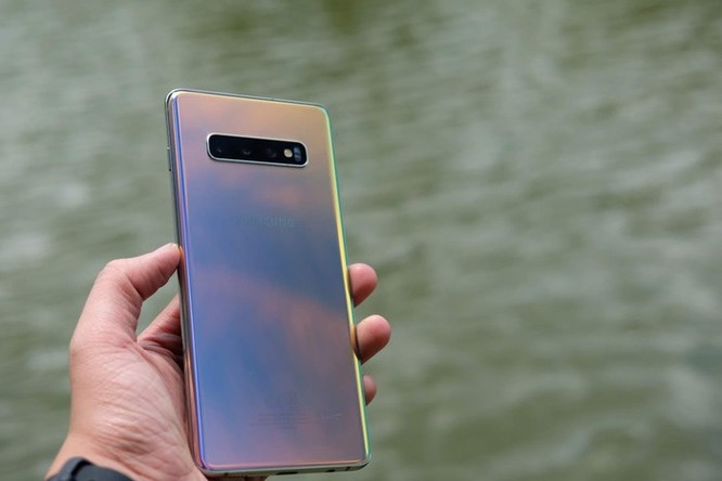 Giải mã sức hút của màu bạc 'rất lạ' trên Galaxy S10+ mới ảnh 4