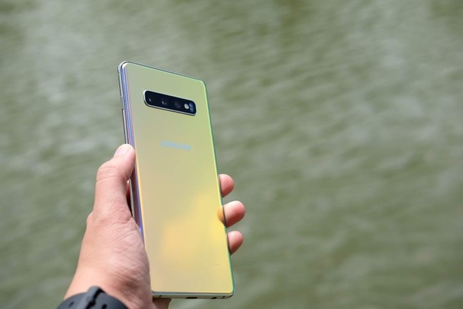 Giải mã sức hút của màu bạc 'rất lạ' trên Galaxy S10+ mới ảnh 5