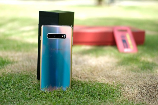 Giải mã sức hút của màu bạc 'rất lạ' trên Galaxy S10+ mới ảnh 8