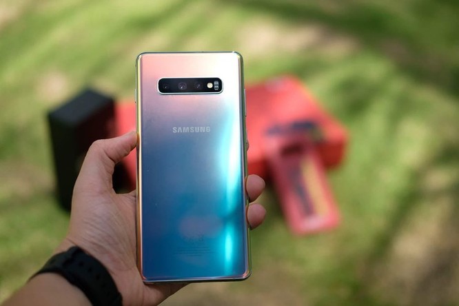 Giải mã sức hút của màu bạc 'rất lạ' trên Galaxy S10+ mới ảnh 12