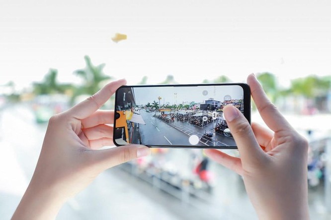 Galaxy A50s sạc nhanh 10 phút có 10 giờ nghe nhạc, camera 48 MP ảnh 5
