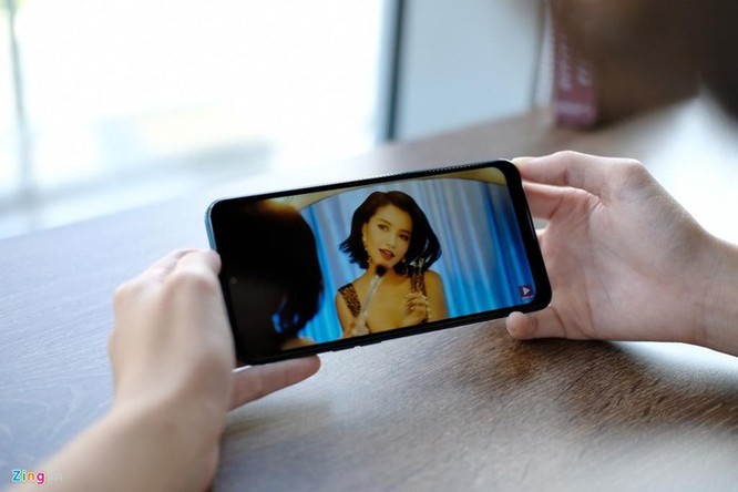 Galaxy A10s - chip mạnh, camera kép, pin 4.000 mAh, giá dưới 4 triệu ảnh 4