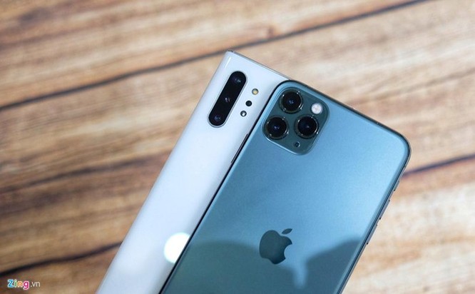 iPhone 11 Pro Max đọ dáng với Galaxy Note10+ ảnh 3