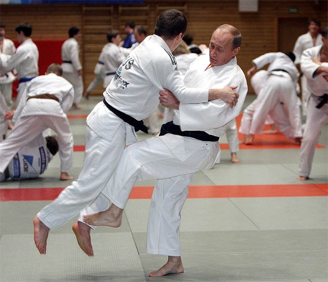 Không chỉ là chính khách, tổng thống Nga còn là một cao thủ Judo theo cả nghĩa đen và nghĩa bóng