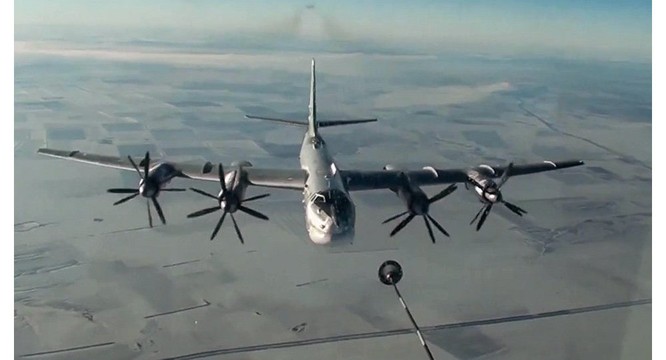 Máy bay ném bom chiến lược tầm xa T-95 Nga nhiều lần bay tuần tra ở khu vực Baltic