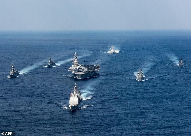 Cụm tác chiến tàu sân bay Carl Vinson của Mỹ đang áp sát bản đảo Triều Tiên