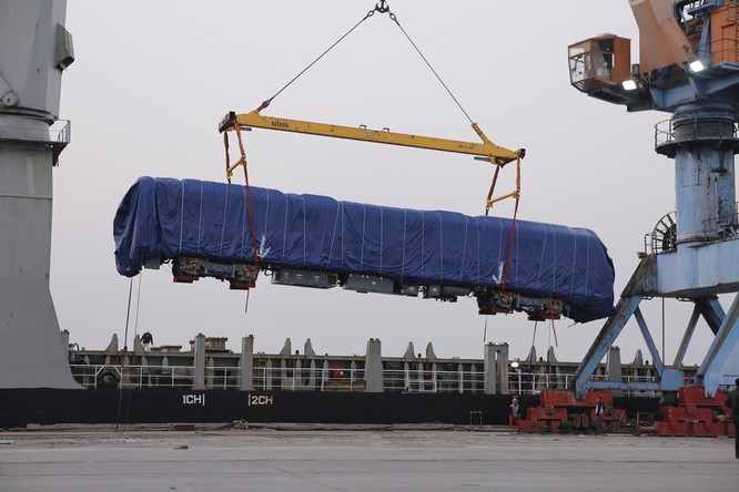 Đầu máy, toa tàu đường sắt Cát Linh – Hà Đông về đến Hải Phòng ảnh 1