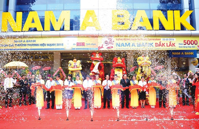 Nam A Bank: Mở rộng mạng lưới đi đôi với đồng bộ hóa hình ảnh thương hiệu ảnh 1