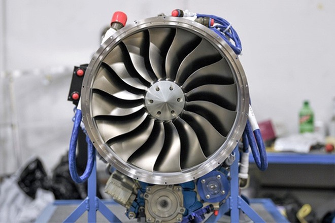 Theo Cirrus, với động cơ này, Vision Jet có thể đạt tốc độ 555km/h, trần bay 8,5km và cất cánh với đường băng chỉ dài 600m. Ngoài ra, động cơ này cũng giúp chi phí vận hành của máy bay chỉ là 600 USD/giờ, so với hàng nghìn USD mỗi giờ bay của các chuyên cơ cùng loại, bao gồm chi phí bảo dưỡng. Theo Cirrus, với động cơ này, Vision Jet có thể đạt tốc độ 555km/h, trần bay 8,5km và cất cánh với đường băng chỉ dài 600m. Ngoài ra, động cơ này cũng giúp chi phí vận hành của máy bay chỉ là 600 USD/giờ, so với hàng nghìn USD mỗi giờ bay của các chuyên cơ cùng loại, bao gồm chi phí bảo dưỡng.