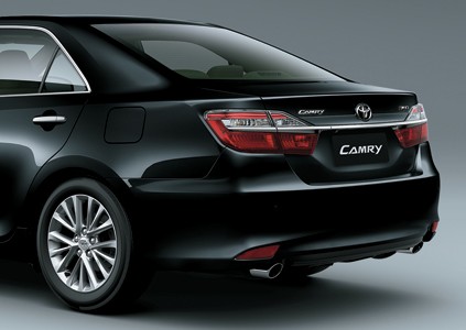 Toyota tiếp tục duy trì 3 phiên bản ở mẫu Camry 2017 vừa ra mắt ảnh 5