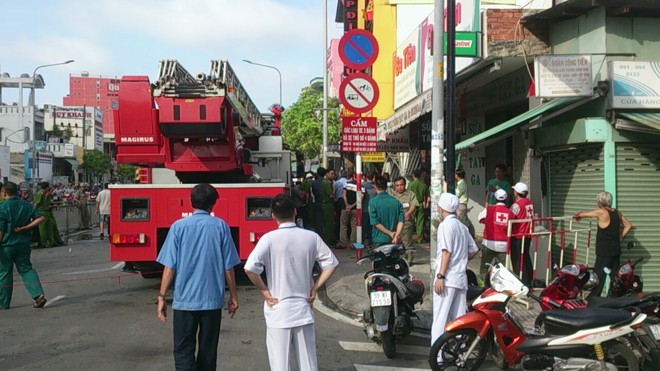 Tp. HCM: Cháy lớn tại cửa hàng bếp, 4 người thương vong ảnh 5