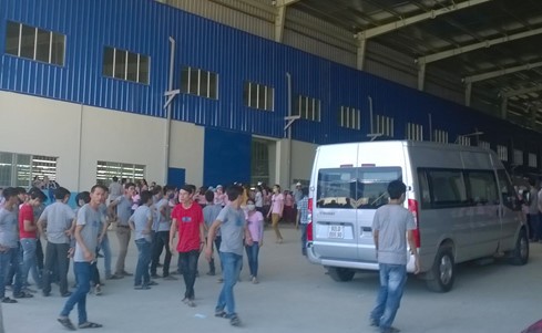 Hơn 1.000 công nhân đình công, doanh nghiệp phải đối thoại 'nóng' ảnh 1