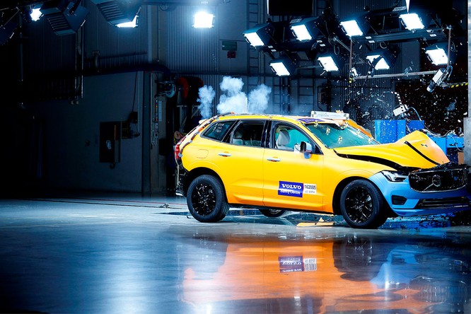 Volvo XC60 trở thành chiếc xe an toàn nhất ở châu Âu ảnh 1