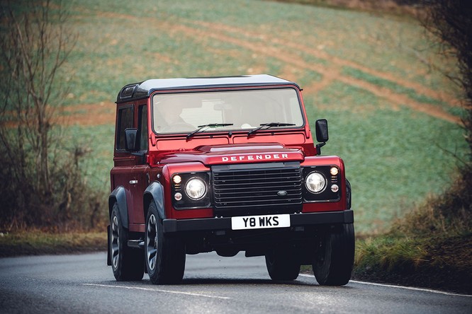 Kỷ niệm 70 năm, Land Rover ra mắt Defender Works V8 bản đặc biệt ảnh 7