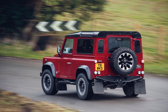 Kỷ niệm 70 năm, Land Rover ra mắt Defender Works V8 bản đặc biệt ảnh 9