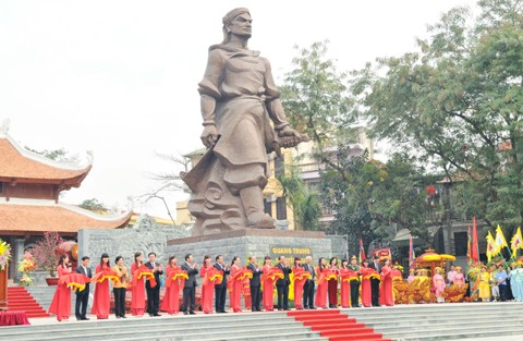 7 lễ hội tâm linh ngay gần Hà Nội không thể bỏ qua trong dịp Tết Nguyên đán ảnh 3
