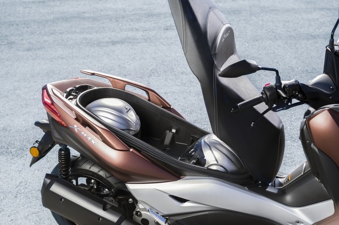Yamaha X-Max 250 2018 chính thức có giá bán từ 145 triệu đồng ảnh 2