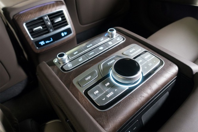 Có gì mới trên Kia K900 2019? ảnh 13