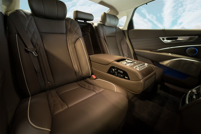 Có gì mới trên Kia K900 2019? ảnh 3