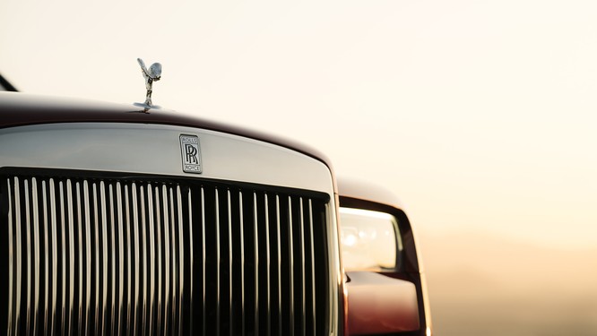 Rolls-Royce Cullinan 2018: Chiếc SUV siêu sang đáng mong đợi của năm 2018 ảnh 10