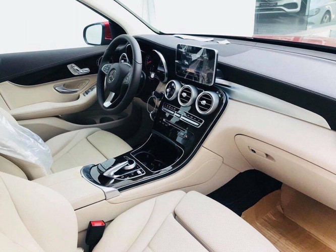 Giảm hơn 200 triệu, Mercedes-Benz GLC 200 sẽ bị cắt những trang bị gì? ảnh 2