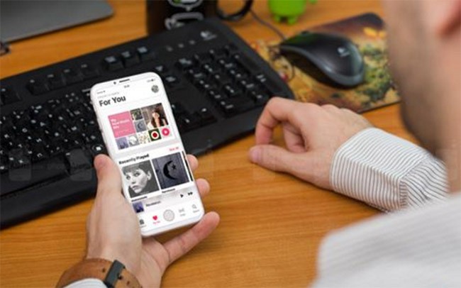 Vì sao camera kép iPhone 8 lại đặt theo chiều dọc? ảnh 1