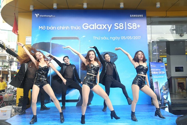 Galaxy S8 Plus “đắt sô” ngày đầu mở bán tại Việt Nam ảnh 10