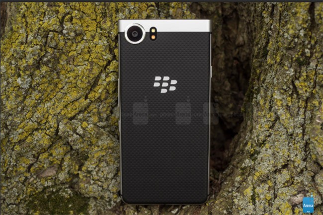 Ngạc nhiên với thời lượng pin BlackBerry KEYone ảnh 2