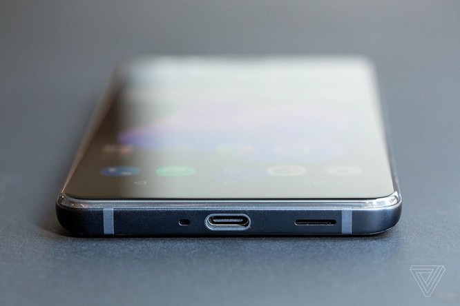 HTC U12 Plus chính thức ra mắt: phím giả cảm ứng lực trên cạnh máy ảnh 6