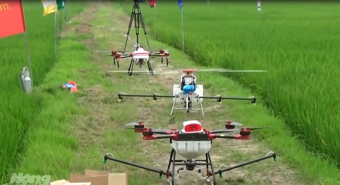 Máy bay điều khiển từ xa phun thuốc trừ sâu có phải là Nông nghiệp 4.0? ảnh 3
