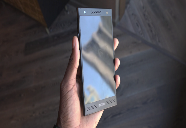 Chiêm ngưỡng smartphone trị giá 1.200 USD của hãng có cái tên “lạ hoắc” RED ảnh 5