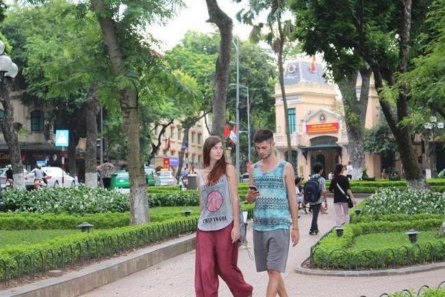 Ngạc nhiên vì có wifi “chùa” quanh hồ Hoàn Kiếm ảnh 10