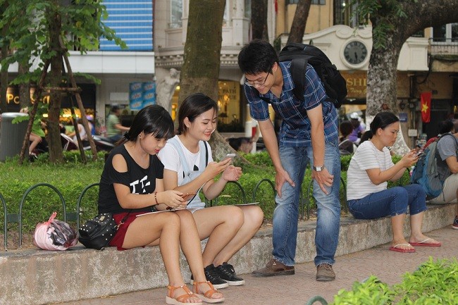 Nhiều người