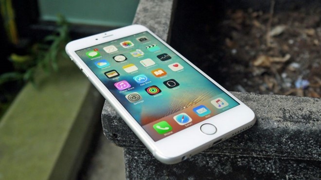 4 smartphone giảm giá mạnh nhất tháng 8 ảnh 1