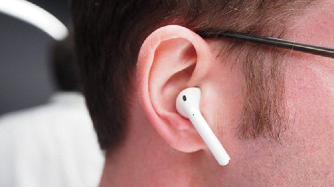 AirPods không chỉ làm việc với thiết bị Apple mà còn làm việc với các thiết bị nền tảng khác.