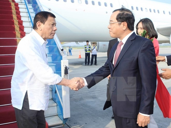 Tổng thống Philippines Duterte đã đến Nội Bài, bắt đầu thăm Việt Nam ảnh 1