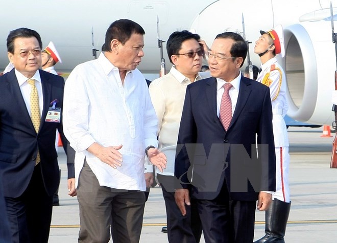Tổng thống Philippines Duterte đã đến Nội Bài, bắt đầu thăm Việt Nam ảnh 3