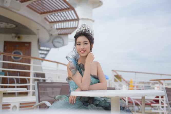 Hoa hậu Mỹ Linh lộng lẫy trong thiết kế đầm công chúa tại Đài Bắc ảnh 3