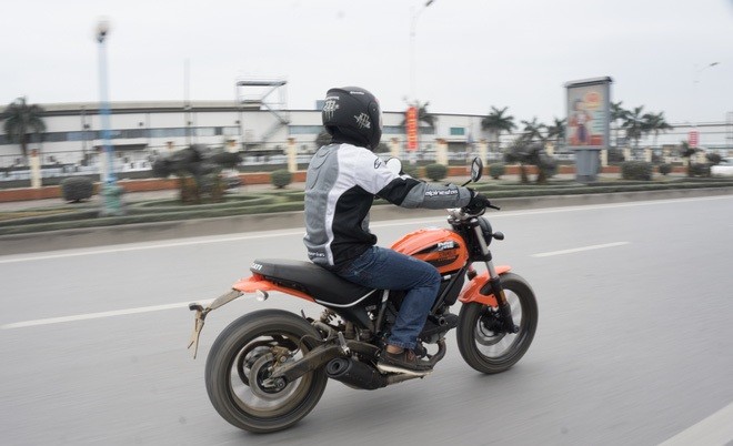 Ducati Scrambler Sixty2: Công tử đô thành ảnh 3