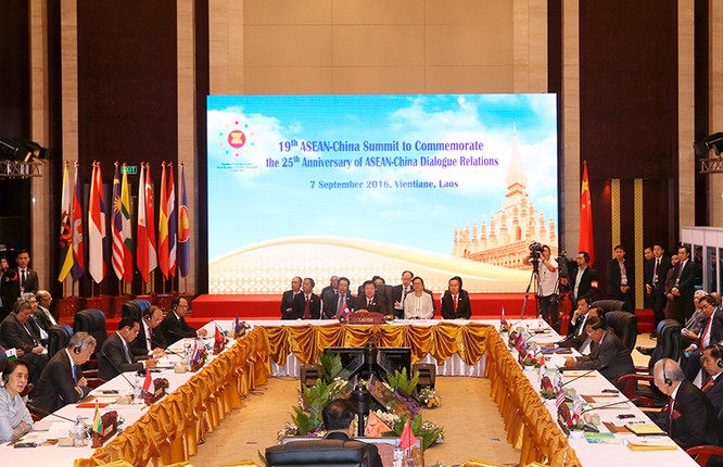 Thủ tướng phát biểu về biển Đông tại các Hội nghị cấp cao giữa ASEAN với Trung Quốc, Nhật Bản ảnh 1