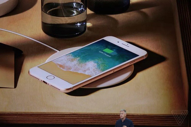 Bộ đôi iPhone 8 vừa ra mắt có gì “hot“? ảnh 1